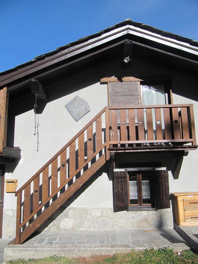 Maison Des Abeilles Vda Gressan N 0028 Екстериор снимка